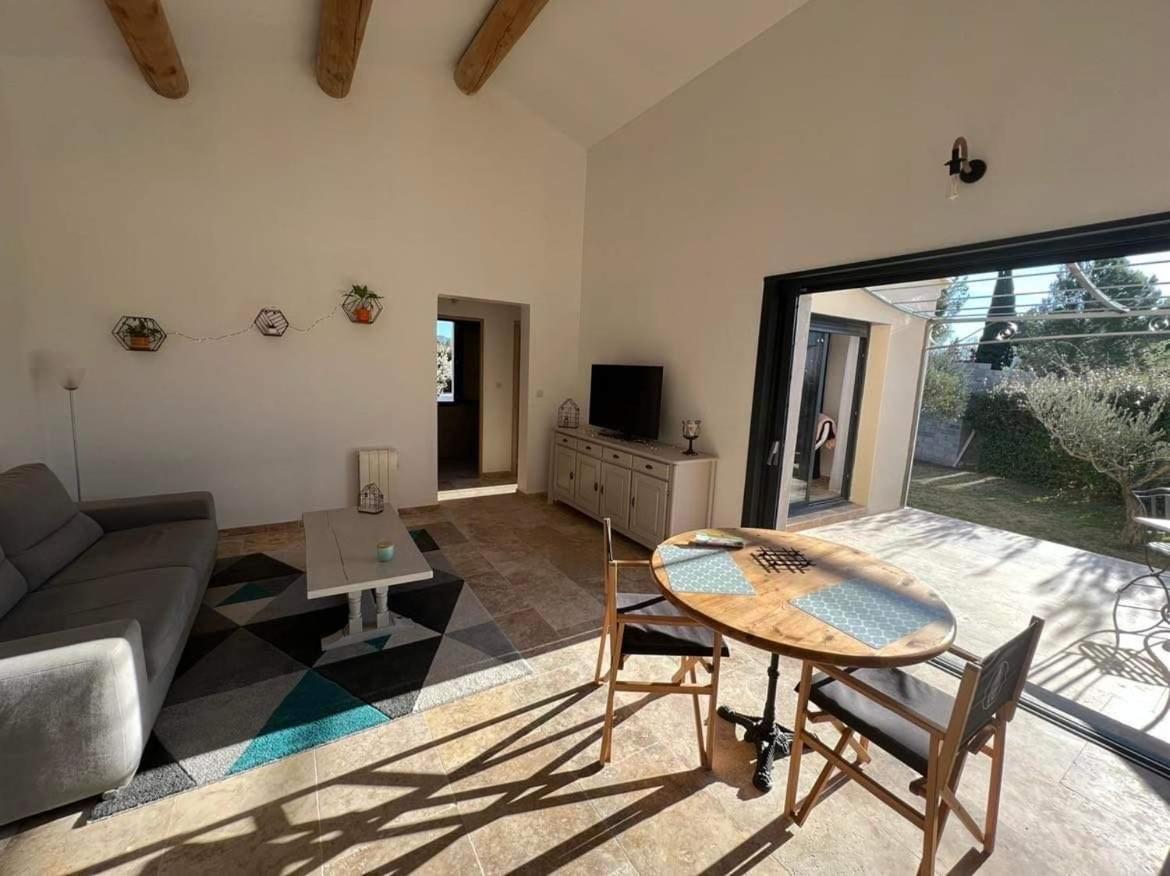 Appartement Calme Et Lumineux Paradou Exterior foto